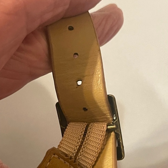 “Bamboo” Tan Sandals - Picture 6 of 9